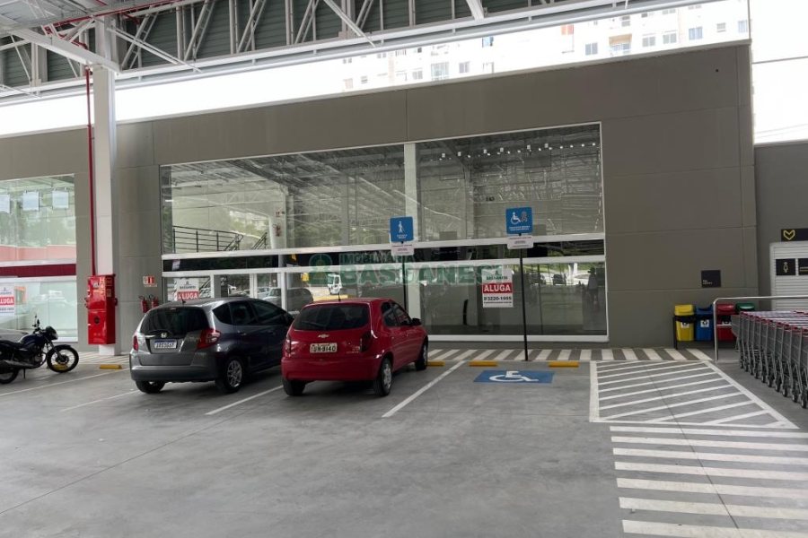 Loja com 156m², no bairro Panazzolo em Caxias do Sul para Alugar
