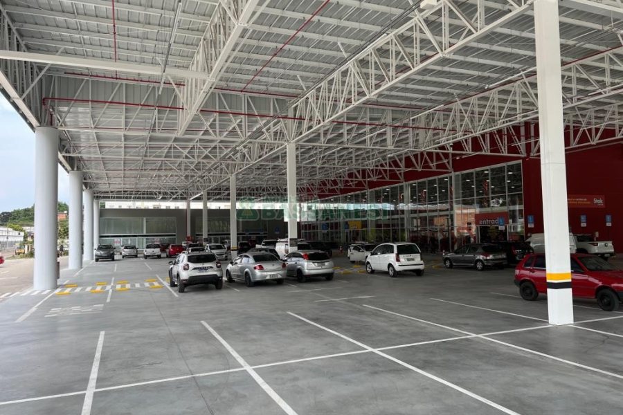 Loja com 156m², no bairro Panazzolo em Caxias do Sul para Alugar