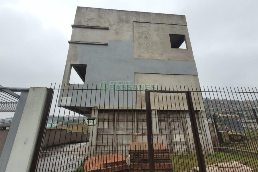 Sobrado com 82m², 2 dormitórios, 2 vagas, no bairro Nossa Senhora das Graças em Caxias do Sul para Alugar ou Comprar