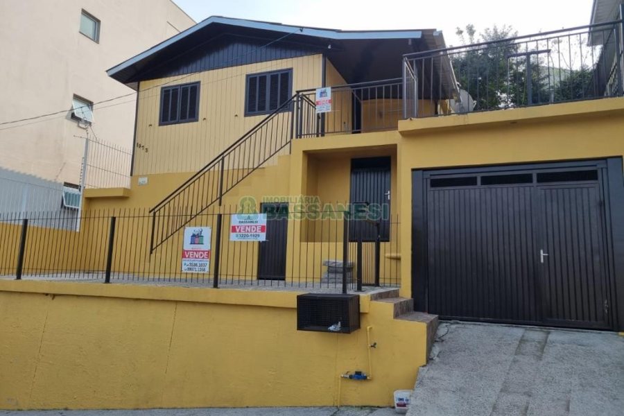 Casa com 63m², 3 dormitórios, 1 vaga, no bairro Esplanada em Caxias do Sul para Comprar