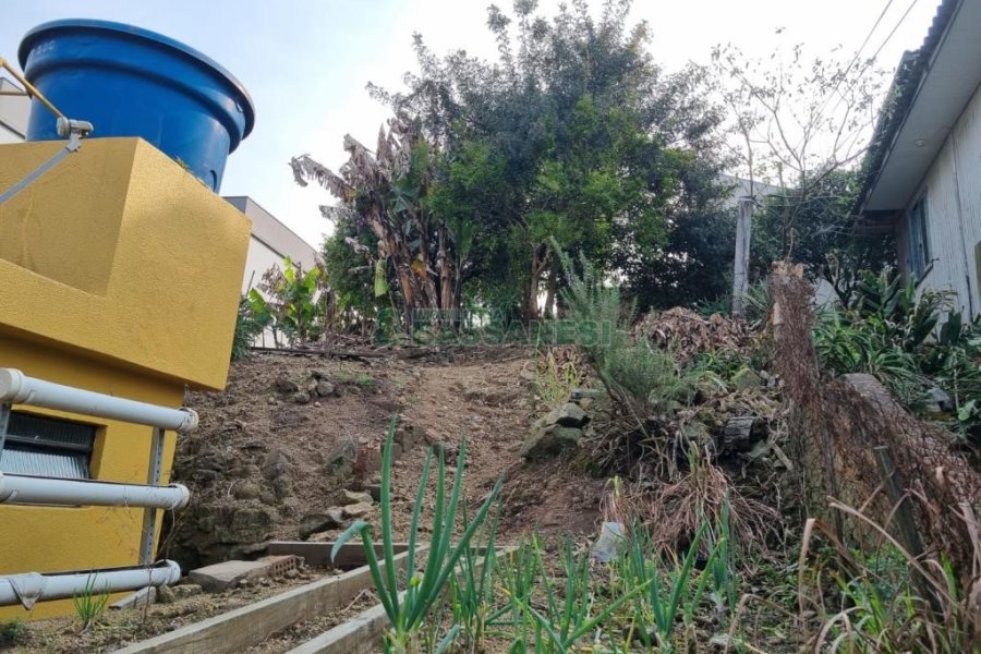 Casa com 63m², 3 dormitórios, 1 vaga, no bairro Esplanada em Caxias do Sul para Comprar