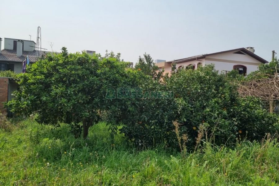Terreno com 363m², no bairro Santa Lúcia em Caxias do Sul para Comprar