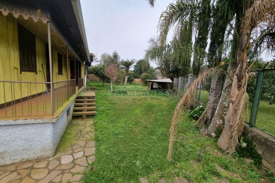 Casa com 100m², 3 dormitórios, no bairro Ana Rech em Caxias do Sul para Comprar