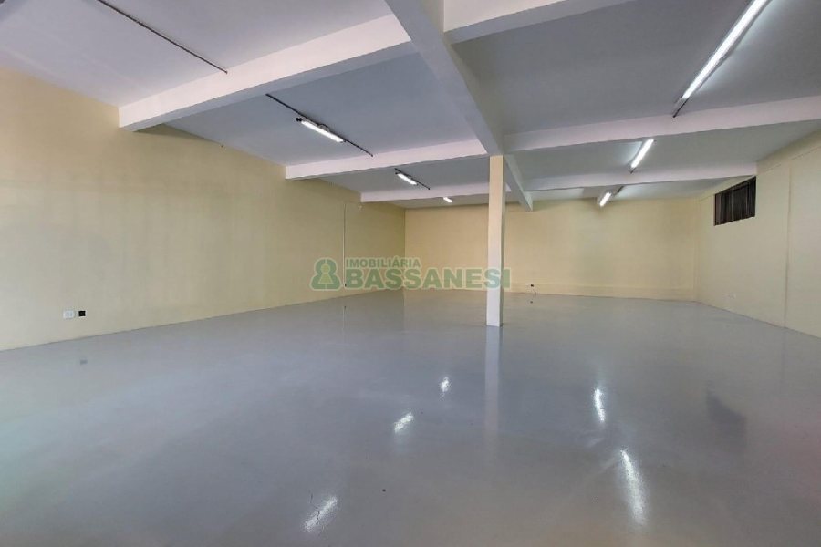 Loja com 192m², no bairro Kayser em Caxias do Sul para Alugar