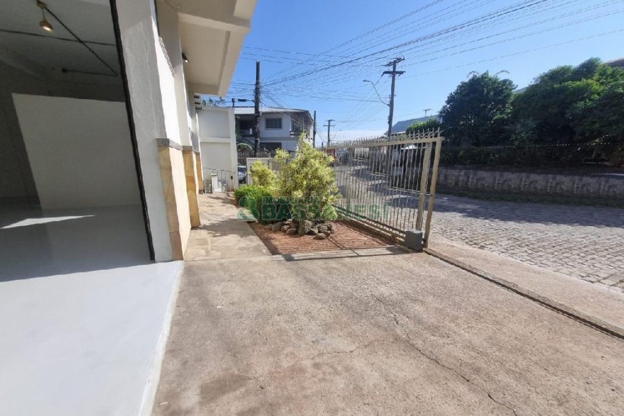 Loja com 192m², no bairro Kayser em Caxias do Sul para Alugar