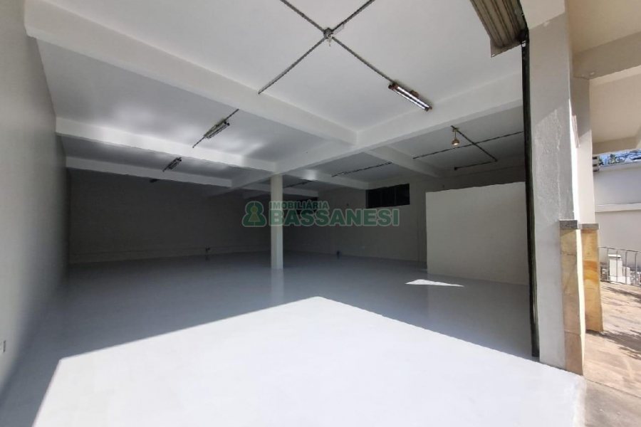 Loja com 192m², no bairro Kayser em Caxias do Sul para Alugar