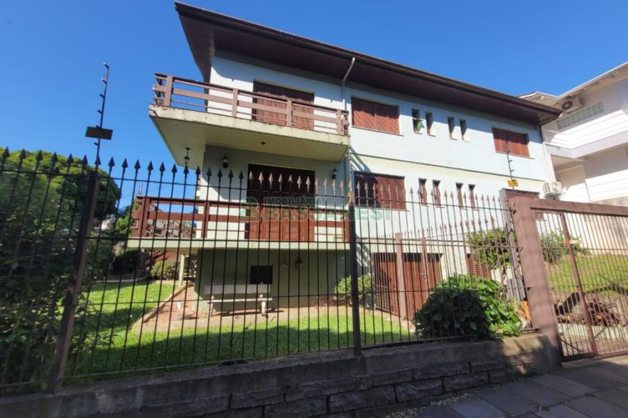 Apartamento com 122m², 3 dormitórios, 2 vagas, no bairro Cinqüentenário em Caxias do Sul para Comprar