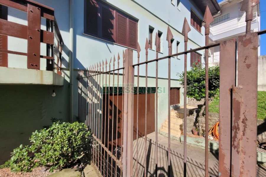 Apartamento com 122m², 3 dormitórios, 2 vagas, no bairro Cinqüentenário em Caxias do Sul para Comprar