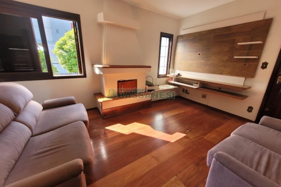 Apartamento com 122m², 3 dormitórios, 2 vagas, no bairro Cinqüentenário em Caxias do Sul para Comprar