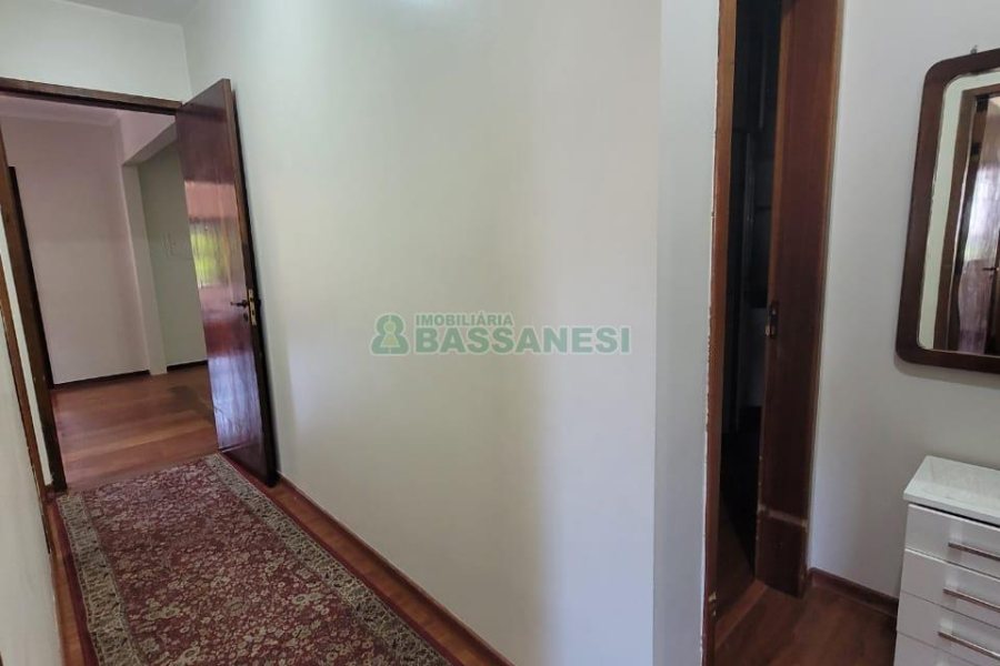 Apartamento com 122m², 3 dormitórios, 2 vagas, no bairro Cinqüentenário em Caxias do Sul para Comprar