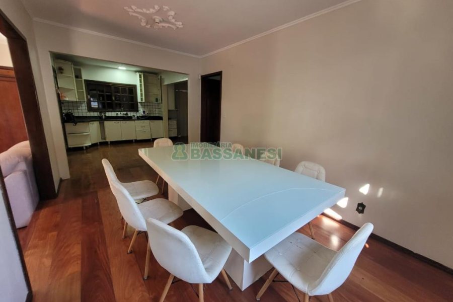 Apartamento com 122m², 3 dormitórios, 2 vagas, no bairro Cinqüentenário em Caxias do Sul para Comprar