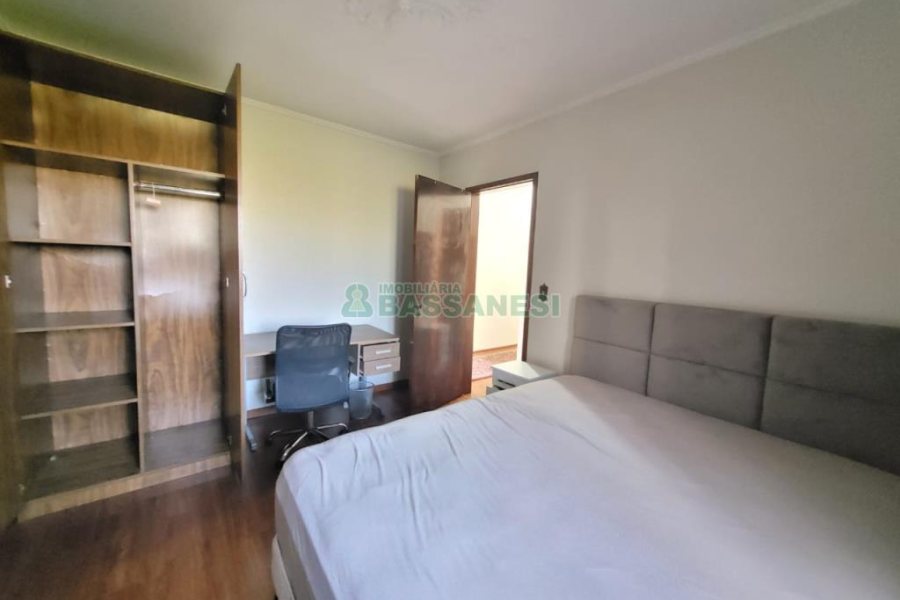 Apartamento com 122m², 3 dormitórios, 2 vagas, no bairro Cinqüentenário em Caxias do Sul para Comprar