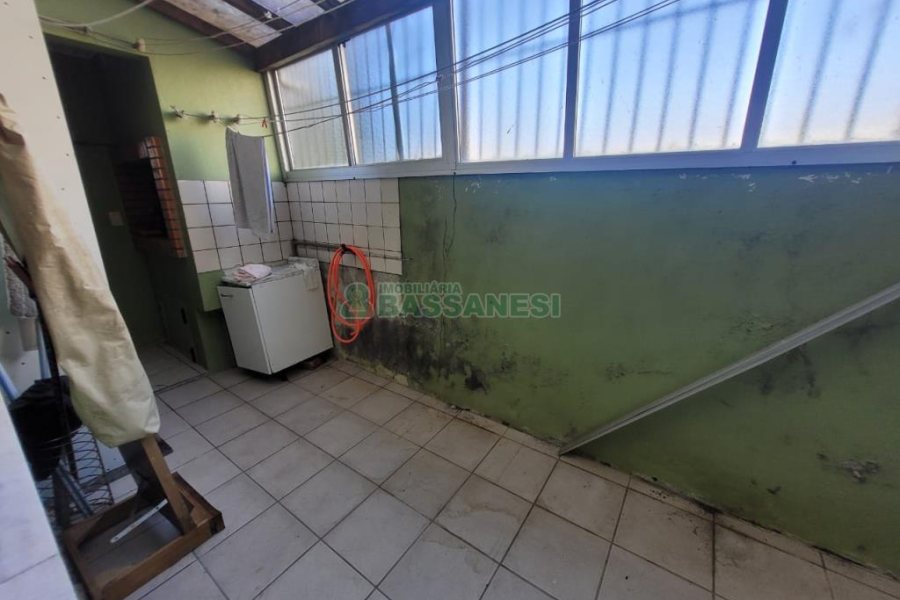 Apartamento com 122m², 3 dormitórios, 2 vagas, no bairro Cinqüentenário em Caxias do Sul para Comprar