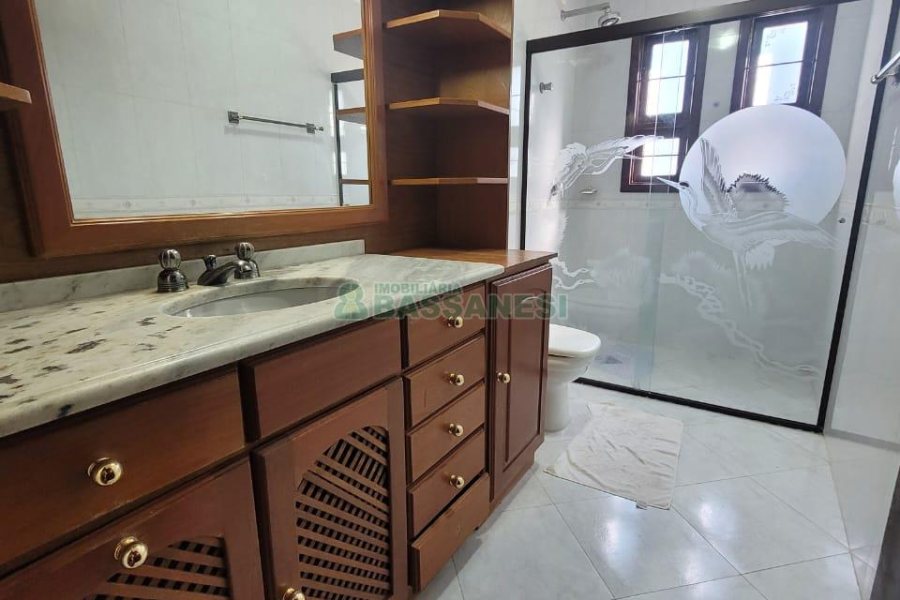 Apartamento com 122m², 3 dormitórios, 2 vagas, no bairro Cinqüentenário em Caxias do Sul para Comprar