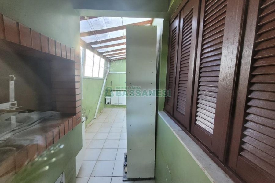 Apartamento com 122m², 3 dormitórios, 2 vagas, no bairro Cinqüentenário em Caxias do Sul para Comprar