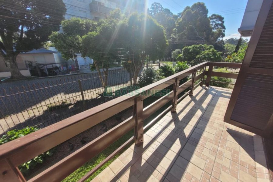 Apartamento com 122m², 3 dormitórios, 2 vagas, no bairro Cinqüentenário em Caxias do Sul para Comprar