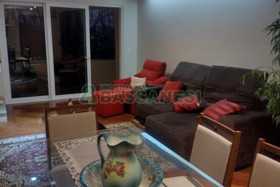 Apartamento com 199m², 3 dormitórios, 2 vagas, no bairro Jardim América em Caxias do Sul para Comprar