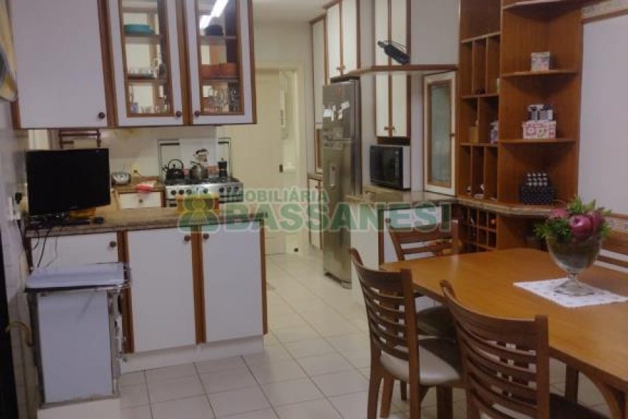 Apartamento com 199m², 3 dormitórios, 2 vagas, no bairro Jardim América em Caxias do Sul para Comprar