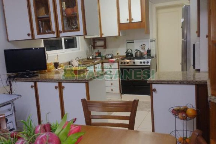 Apartamento com 199m², 3 dormitórios, 2 vagas, no bairro Jardim América em Caxias do Sul para Comprar