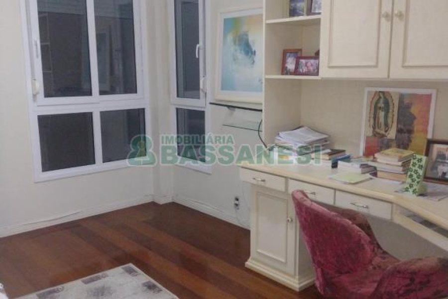 Apartamento com 199m², 3 dormitórios, 2 vagas, no bairro Jardim América em Caxias do Sul para Comprar