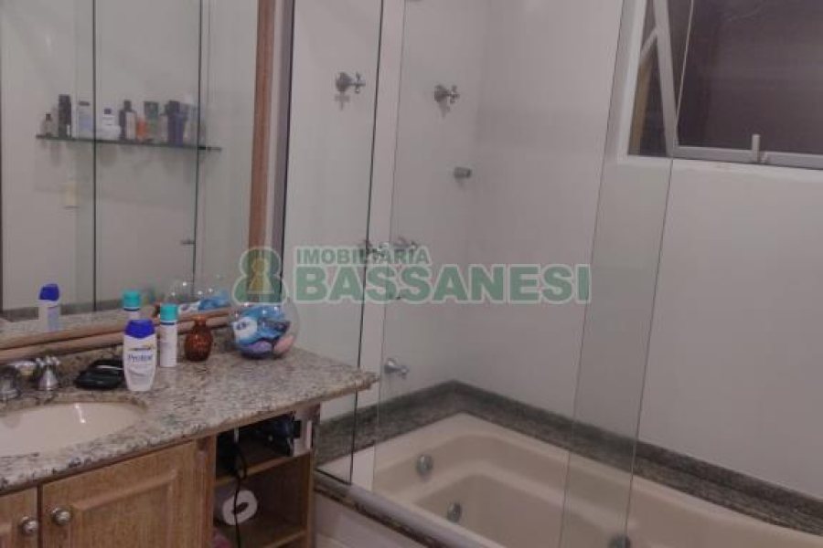 Apartamento com 199m², 3 dormitórios, 2 vagas, no bairro Jardim América em Caxias do Sul para Comprar