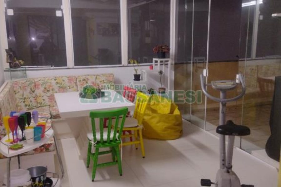 Apartamento com 199m², 3 dormitórios, 2 vagas, no bairro Jardim América em Caxias do Sul para Comprar