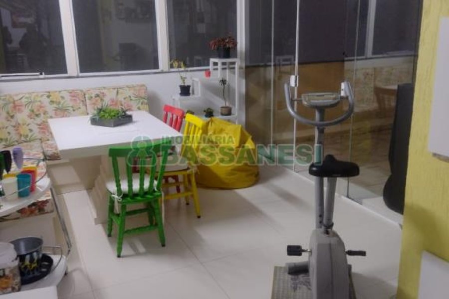 Apartamento com 199m², 3 dormitórios, 2 vagas, no bairro Jardim América em Caxias do Sul para Comprar