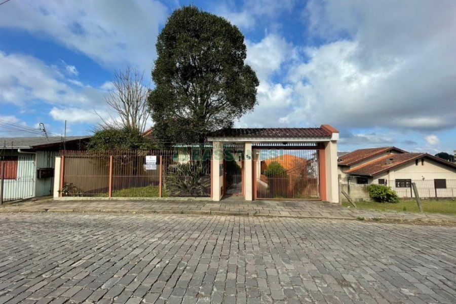 Casa com 337m², 3 dormitórios, 3 vagas, no bairro Bela Vista em Caxias do Sul para Comprar