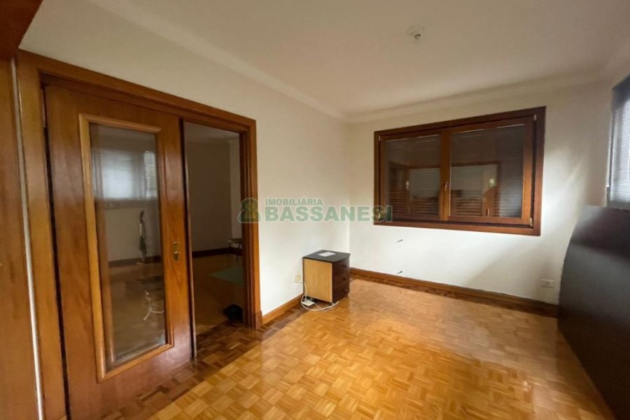 Casa com 337m², 3 dormitórios, 3 vagas, no bairro Bela Vista em Caxias do Sul para Comprar
