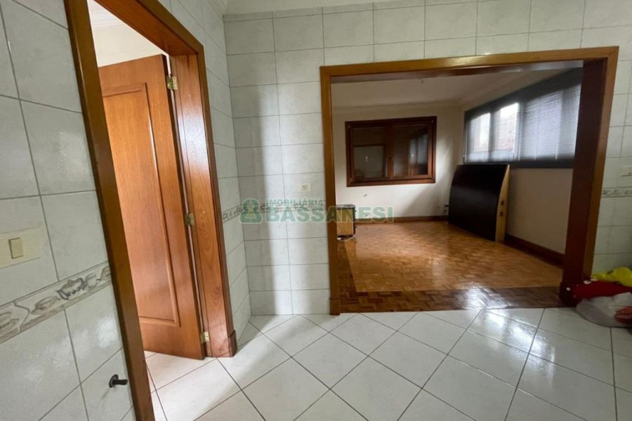 Casa com 337m², 3 dormitórios, 3 vagas, no bairro Bela Vista em Caxias do Sul para Comprar