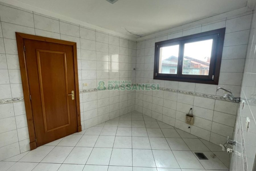 Casa com 337m², 3 dormitórios, 3 vagas, no bairro Bela Vista em Caxias do Sul para Comprar