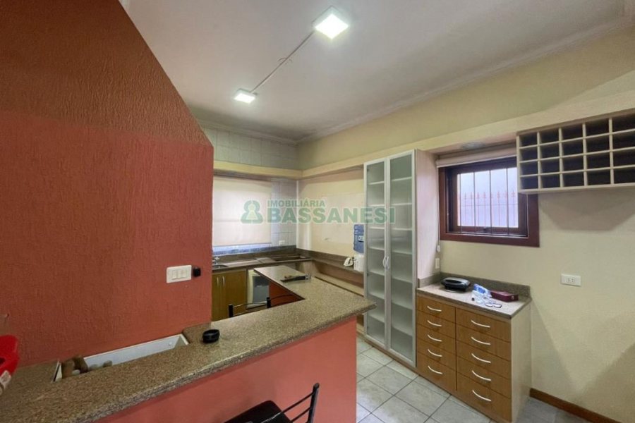 Casa com 337m², 3 dormitórios, 3 vagas, no bairro Bela Vista em Caxias do Sul para Comprar
