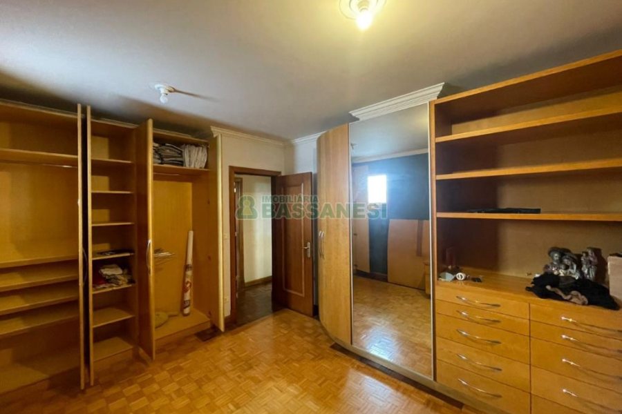 Casa com 337m², 3 dormitórios, 3 vagas, no bairro Bela Vista em Caxias do Sul para Comprar