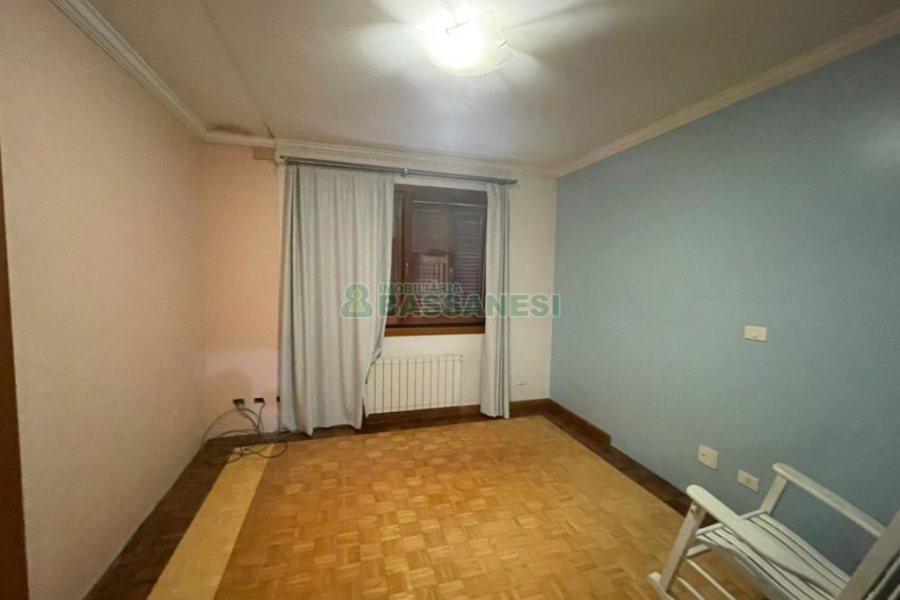Casa com 337m², 3 dormitórios, 3 vagas, no bairro Bela Vista em Caxias do Sul para Comprar