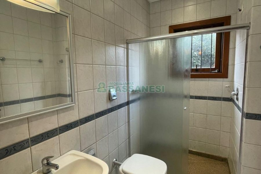 Casa com 337m², 3 dormitórios, 3 vagas, no bairro Bela Vista em Caxias do Sul para Comprar