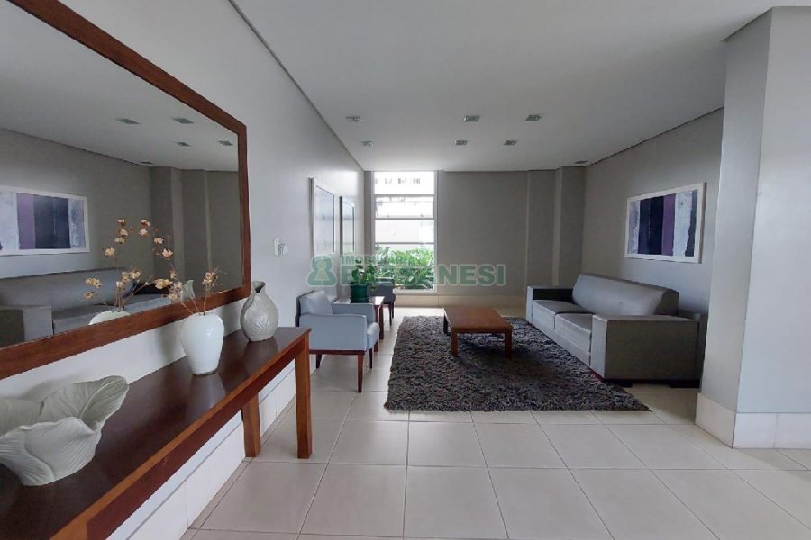 Apartamento com 101m², 3 dormitórios, 2 vagas, no bairro Universitário em Caxias do Sul para Comprar