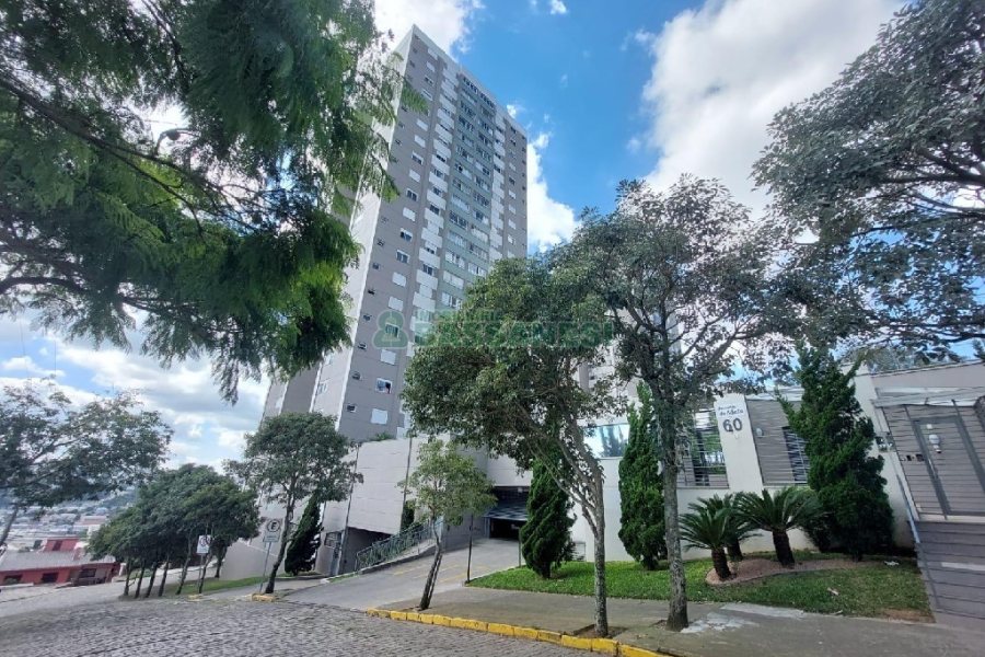 Apartamento com 101m², 3 dormitórios, 2 vagas, no bairro Universitário em Caxias do Sul para Comprar