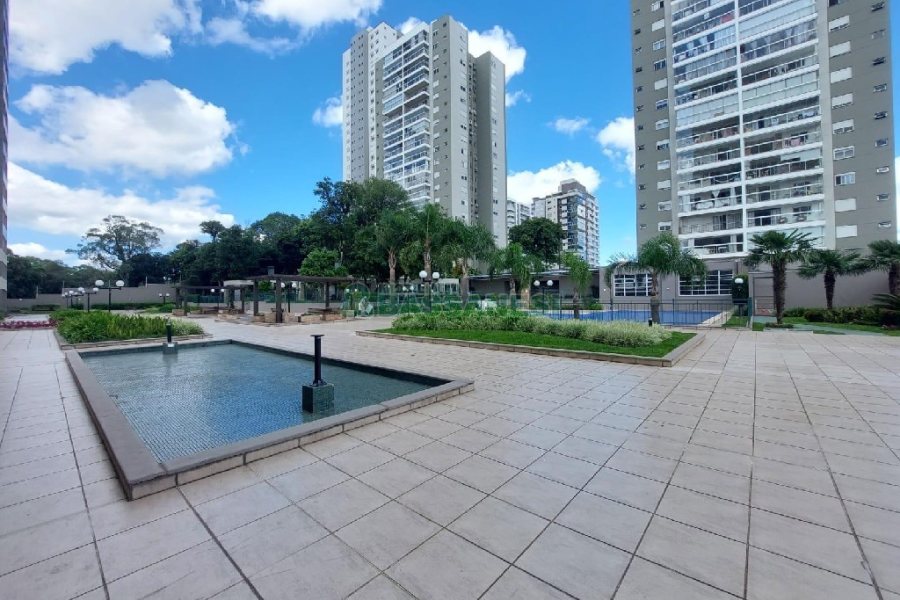 Apartamento com 101m², 3 dormitórios, 2 vagas, no bairro Universitário em Caxias do Sul para Comprar