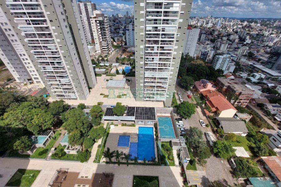 Apartamento com 101m², 3 dormitórios, 2 vagas, no bairro Universitário em Caxias do Sul para Comprar