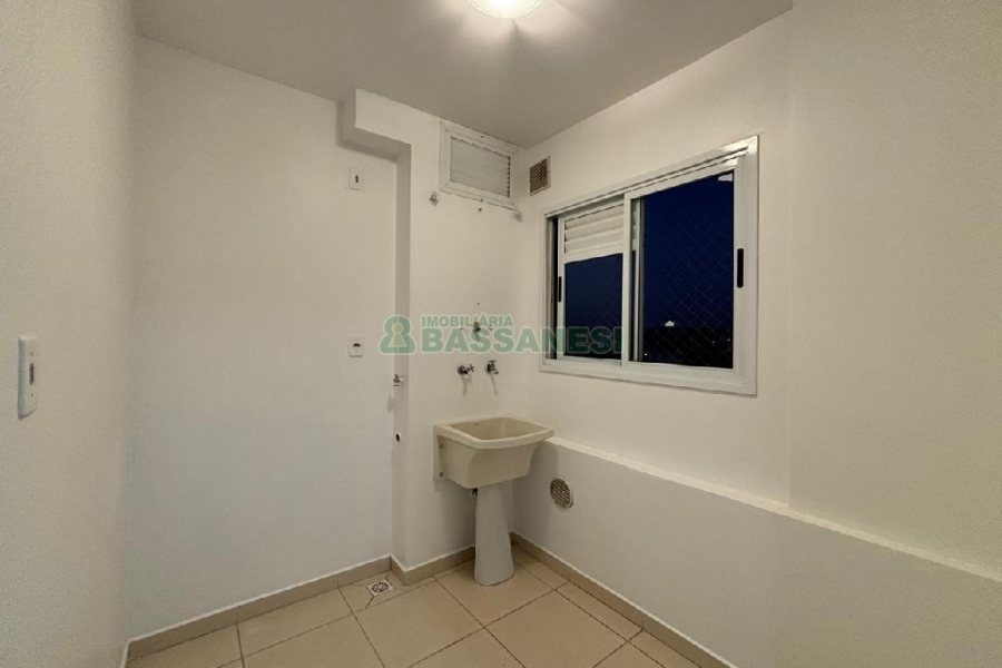 Apartamento com 101m², 3 dormitórios, 2 vagas, no bairro Universitário em Caxias do Sul para Comprar