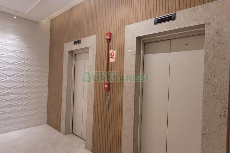 Apartamento com 101m², 3 dormitórios, 2 vagas, no bairro Universitário em Caxias do Sul para Comprar