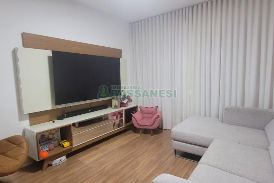 Apartamento com 101m², 3 dormitórios, 2 vagas, no bairro Universitário em Caxias do Sul para Comprar