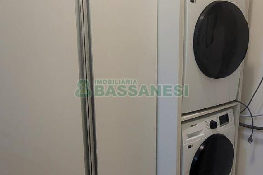 Apartamento com 101m², 3 dormitórios, 2 vagas, no bairro Universitário em Caxias do Sul para Comprar