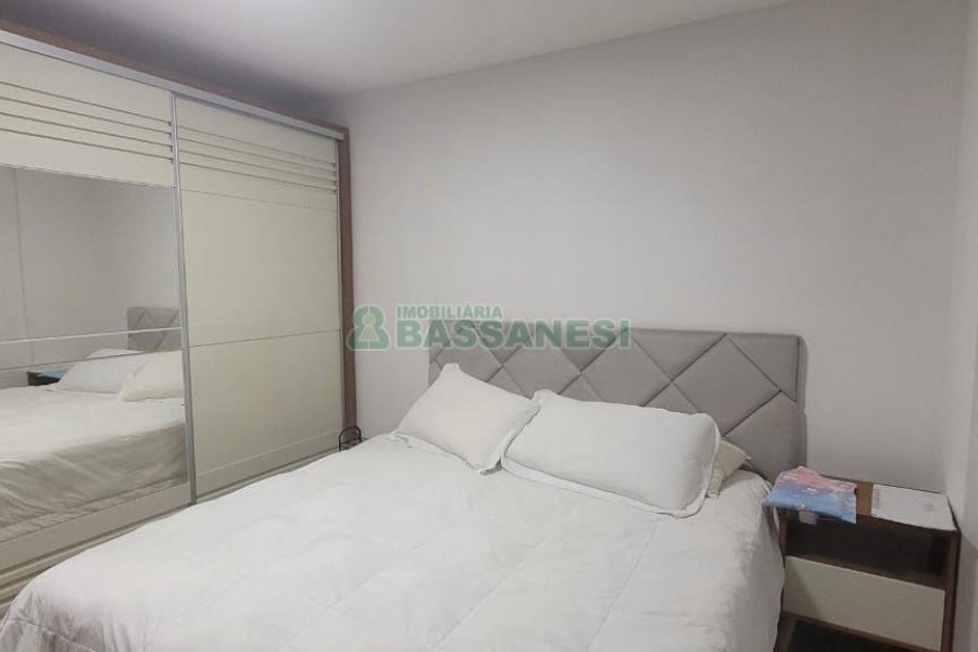 Apartamento com 101m², 3 dormitórios, 2 vagas, no bairro Universitário em Caxias do Sul para Comprar