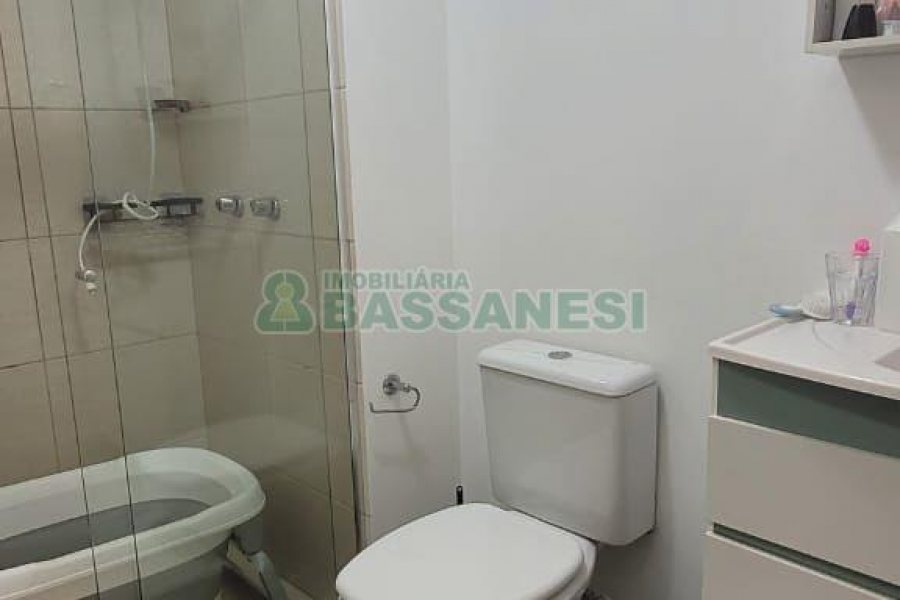 Apartamento com 101m², 3 dormitórios, 2 vagas, no bairro Universitário em Caxias do Sul para Comprar