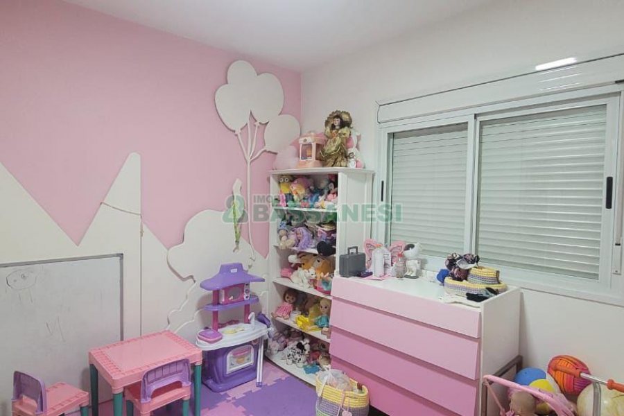 Apartamento com 101m², 3 dormitórios, 2 vagas, no bairro Universitário em Caxias do Sul para Comprar