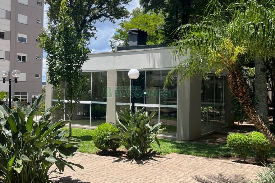 Apartamento com 101m², 3 dormitórios, 2 vagas, no bairro Universitário em Caxias do Sul para Comprar