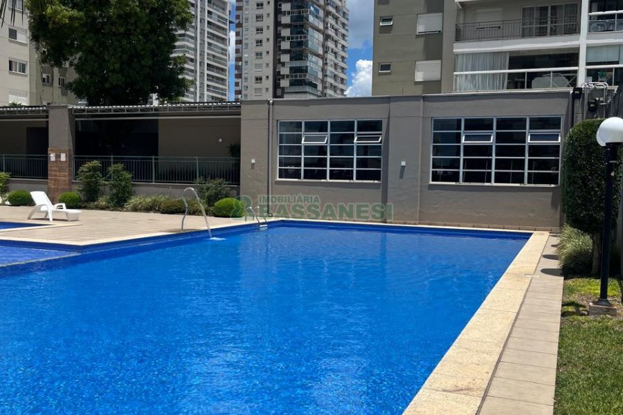Apartamento com 101m², 3 dormitórios, 2 vagas, no bairro Universitário em Caxias do Sul para Comprar