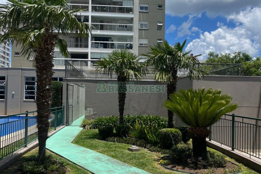 Apartamento com 101m², 3 dormitórios, 2 vagas, no bairro Universitário em Caxias do Sul para Comprar