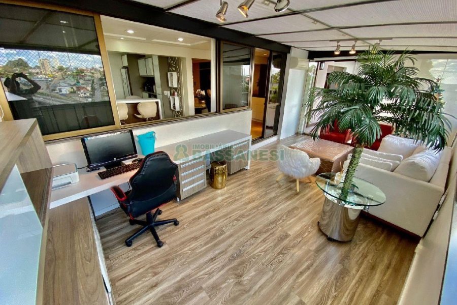 Apto Mobiliado com 162m², 3 dormitórios, 2 vagas, no bairro Sanvitto em Caxias do Sul para Comprar